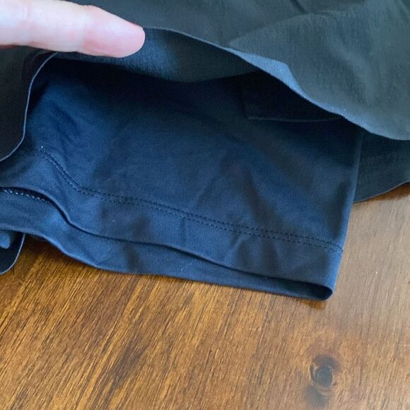 Athleta Crest 2 in 1 Shortie - Picture 6 of 6